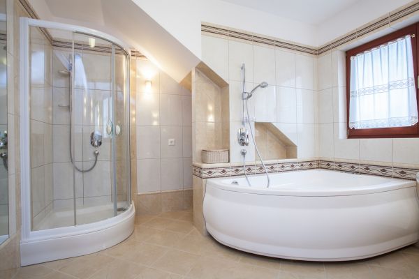 Oversized Bathtub Installation in Marion